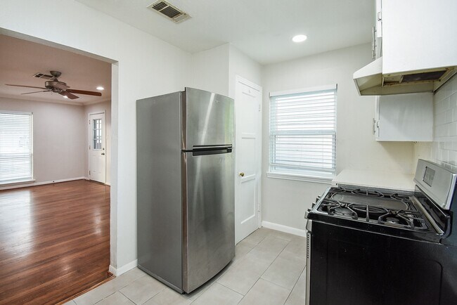 Building Photo - 6614 Teluco St