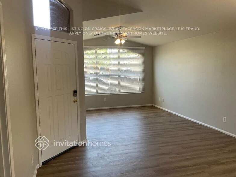 Building Photo - 10229 W Daley Ln