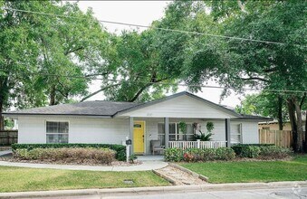Building Photo - Renovated Home in the Heart of Winter Park!