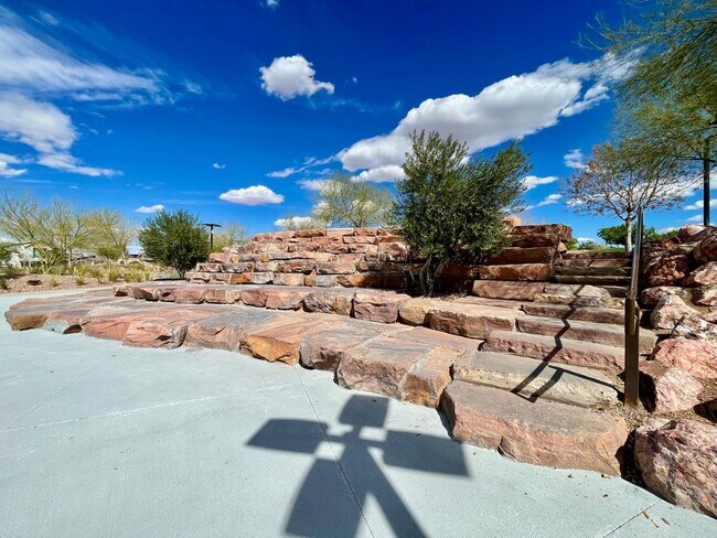 Building Photo - 3 BED 2.5 BATH 2 CAR GARAGE TOWNHOME FOR RENT IN CADENCE MASTER PLANNED COMMUNITY