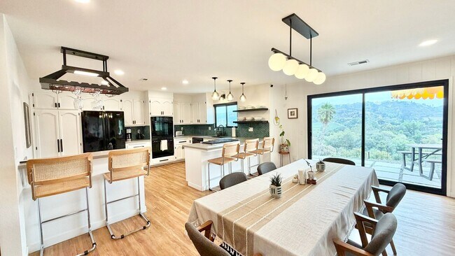 Building Photo - Beautifully Furnished & Appointed, Shorter Term Rental in the Peaceful Gird Valley area of Fallbr...