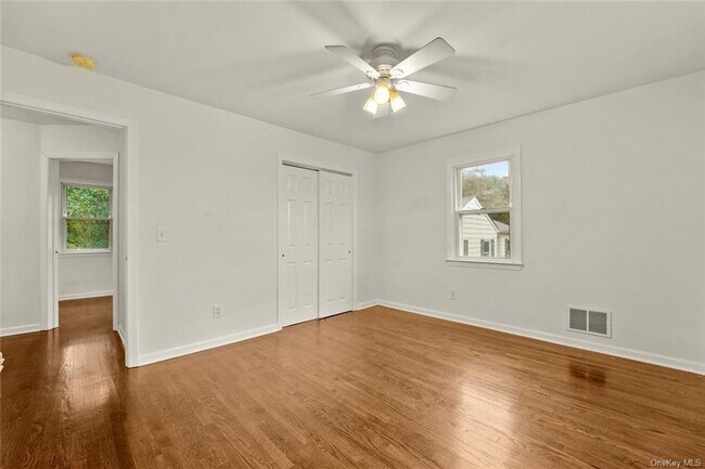 Building Photo - 47 Hommocks Rd