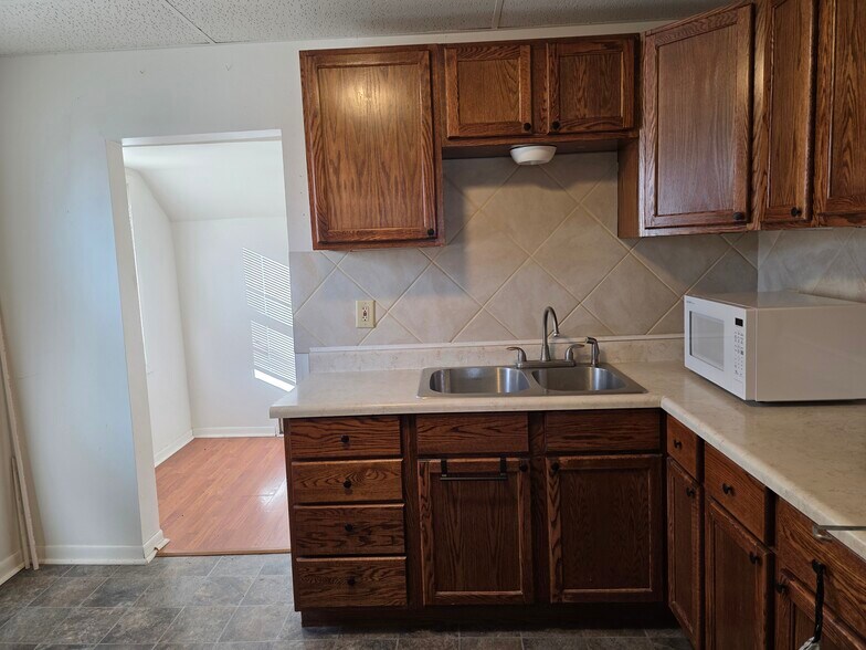 Building Photo - 1346 Lincoln Ave