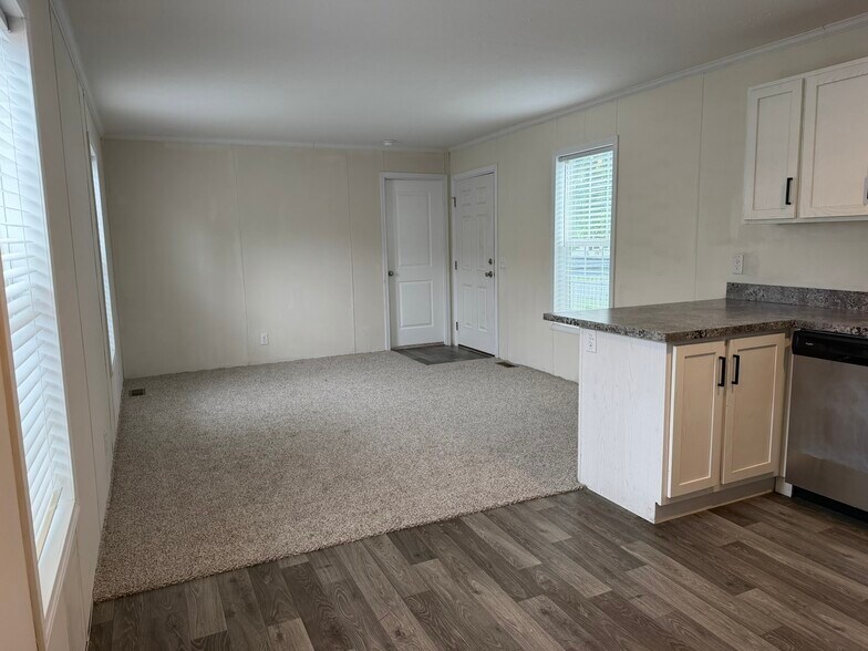 Building Photo - 1306 Scenic Dr