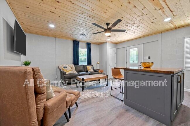 Building Photo - 1444 Cimarron Trail