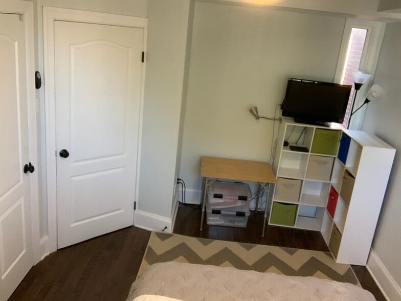 Master Bedroom - 1116 Staples St NE
