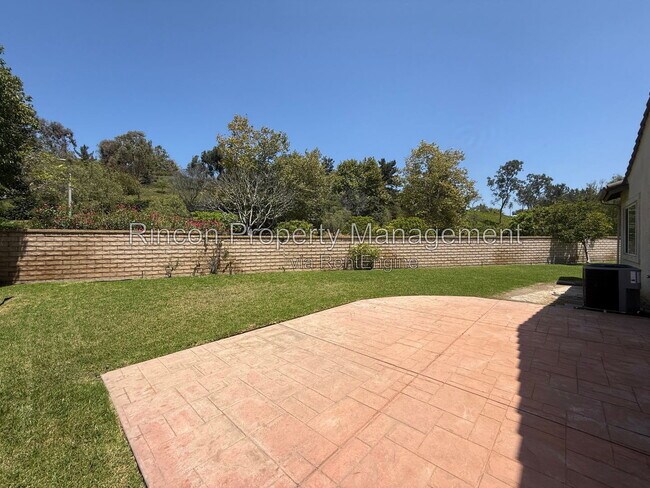 Building Photo - 605 Corte Sol
