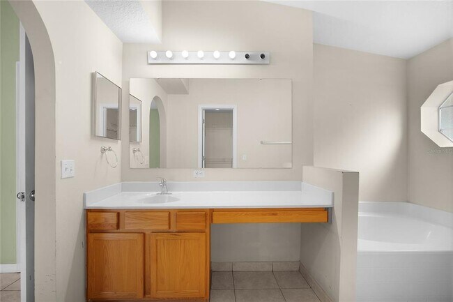 Building Photo - 265 Jocelyn Dr