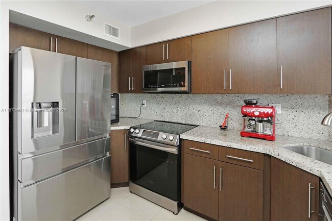 Building Photo - 3530 Mystic Pointe Dr