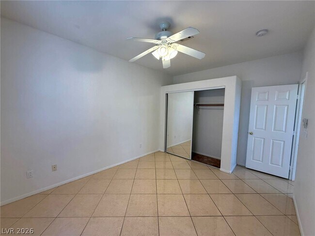 Building Photo - 3555 Meridale Dr