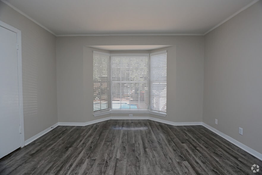 Bay Windows - Tanglewood