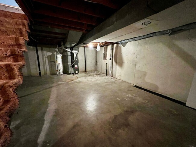 Building Photo - 2 Bedroom Duplex for Lease in Oak Grove | Offered by Midwest Property Resources