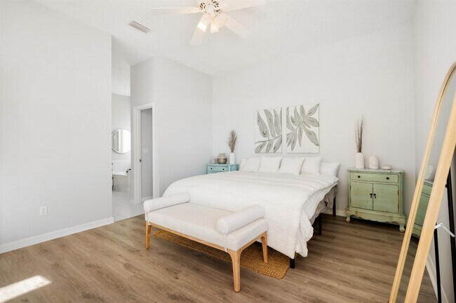 Building Photo - 212 Somerset Ct