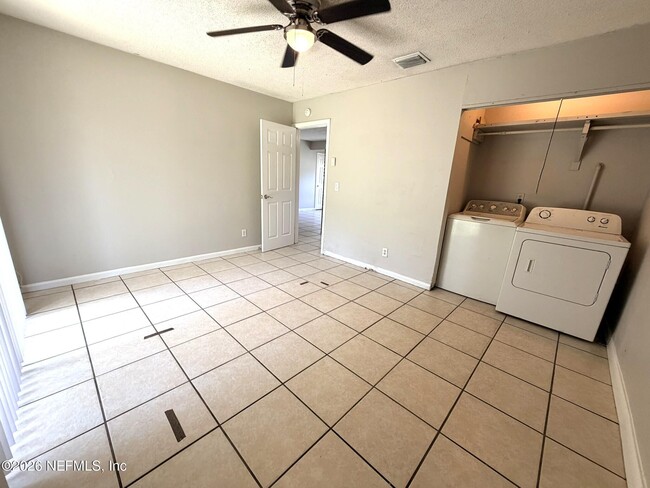 Building Photo - 7152 Koleda Dr