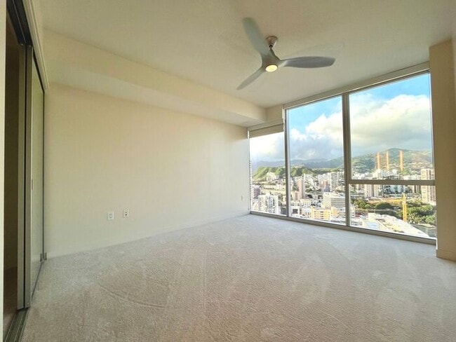 Building Photo - Symphony Honolulu: 2 Bed, 2 Bath w/ 2 Park...