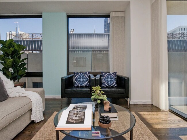 Building Photo - 611 Washington St