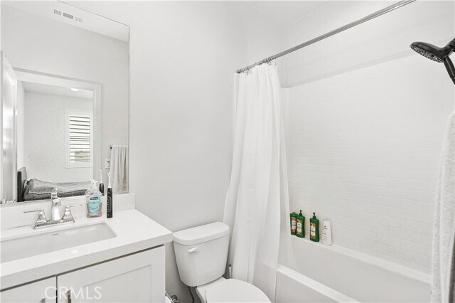 Building Photo - 166 Novel