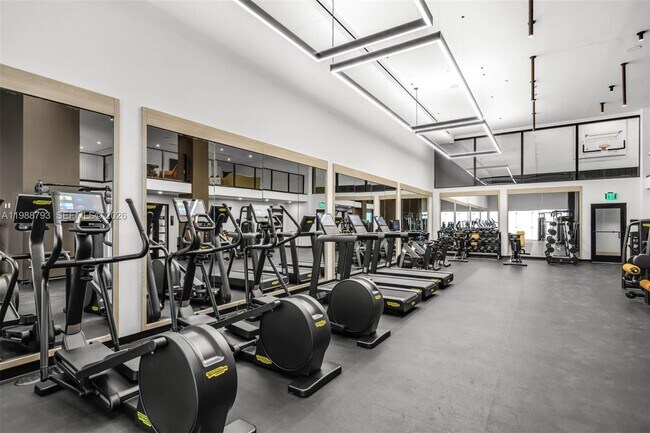 Building Photo - 225 N Miami Ave