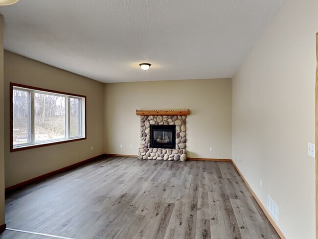 Building Photo - 1933 Mathias Rd