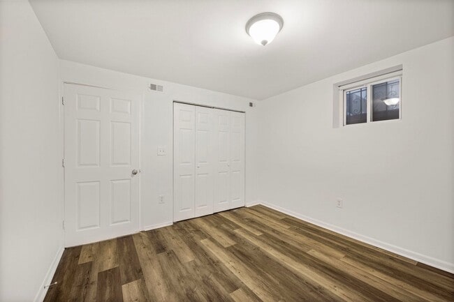 Building Photo - Available now! 2 Bed 2 Bath in Adams Morga...