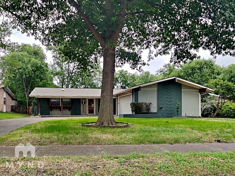 Primary Photo - 925 Warren Way