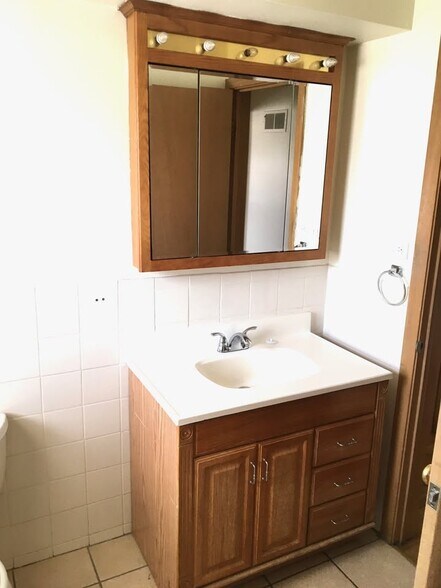 Building Photo - 10350 Milford St