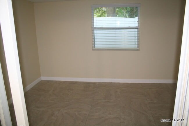 Building Photo - Charming 3 bedroom 2 bath in North Clearwa...