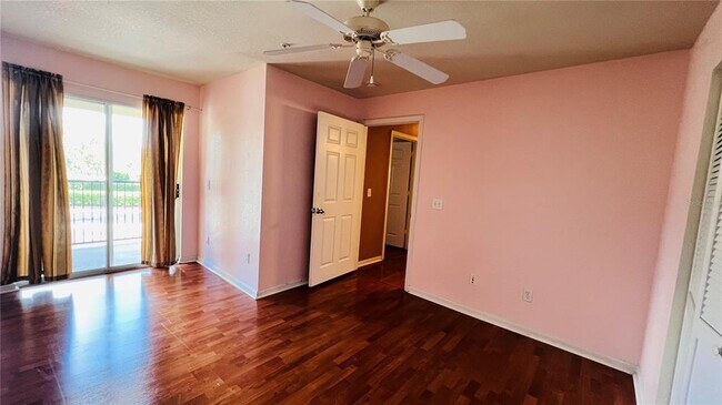 Building Photo - 9165 Lee Vista Blvd