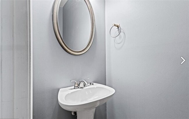 Building Photo - 1332 Adcox Square