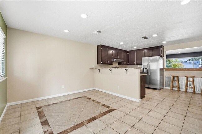 Building Photo - 2944 Calle Del Sol Way