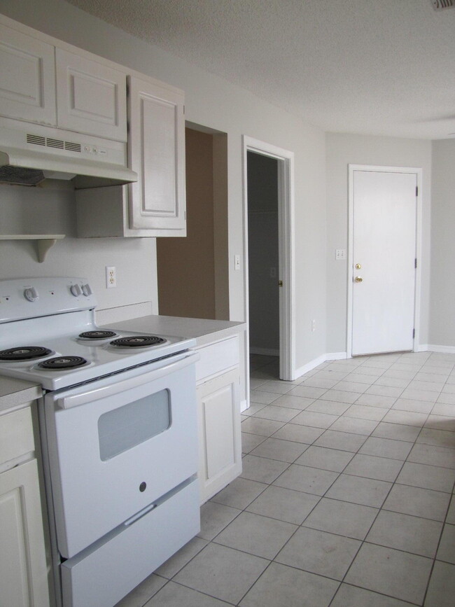 Building Photo - 2809 Geronimo Dr