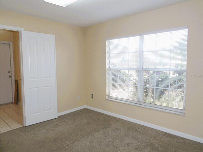 Building Photo - 1802 Durkee Pl