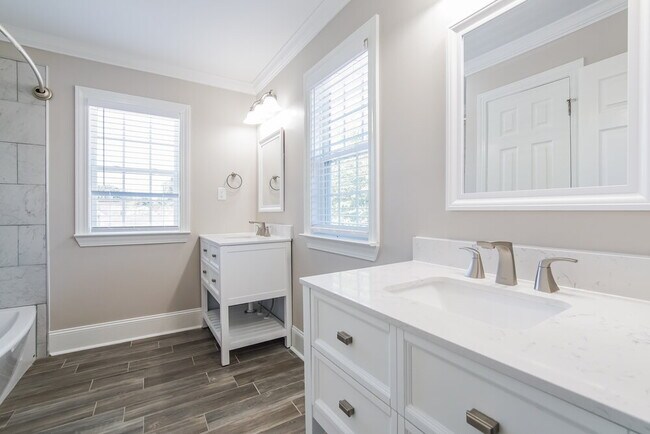 Building Photo - 424 N Allen Rd