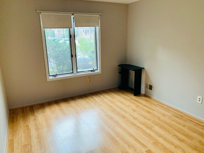 Building Photo - 506 Peach St