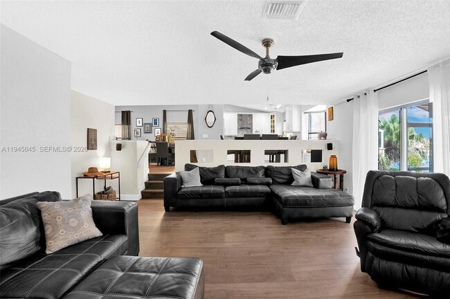 Building Photo - 18071 Clear Brook Cir