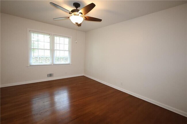 Building Photo - 2953 Evans Woods Dr