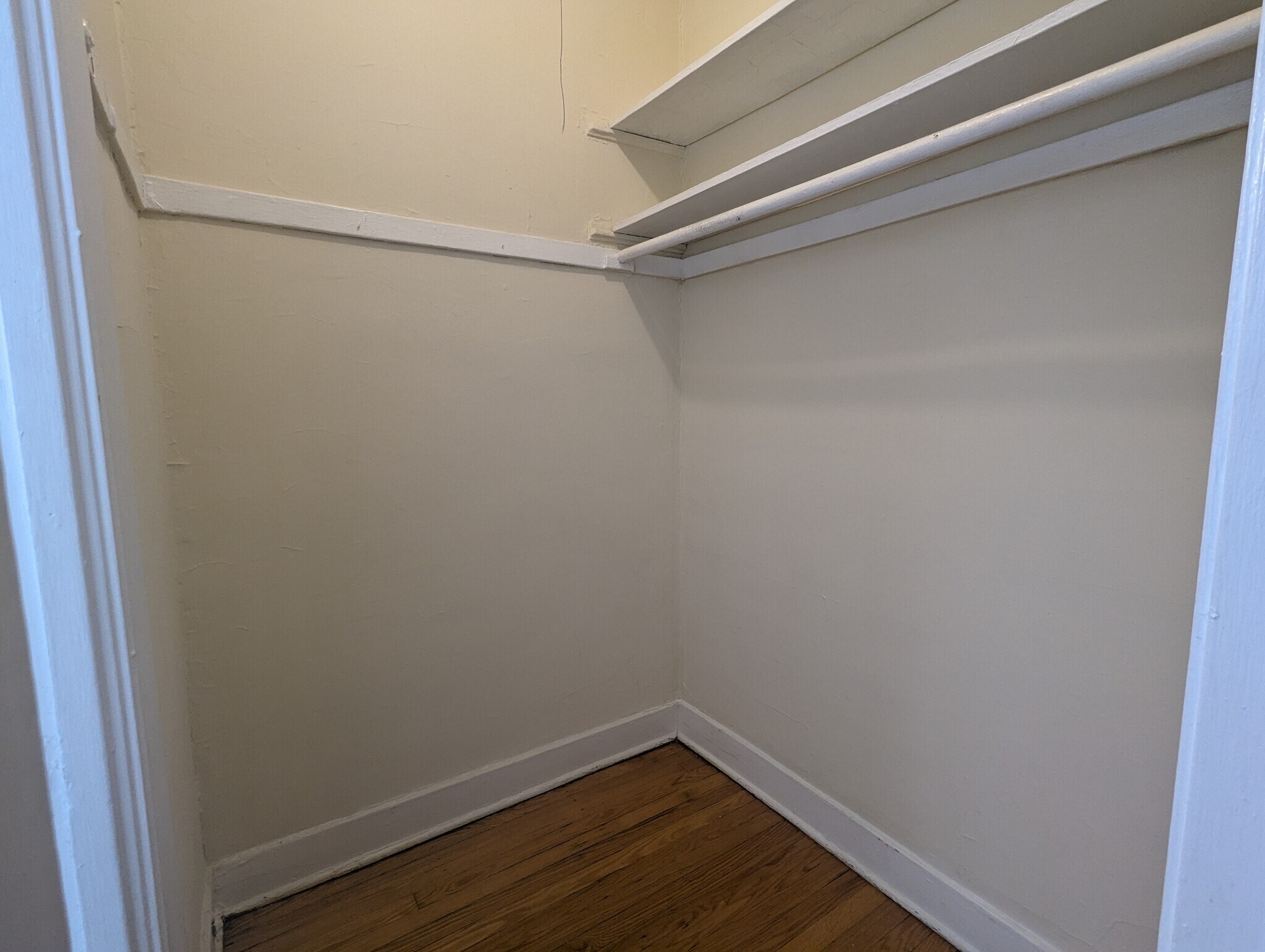 Building Photo - 556 W Arlington Pl