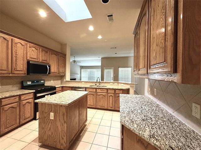 Building Photo - 8832 Fayetteville Dr