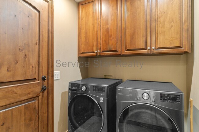 Building Photo - 6540 E Wildcat Dr