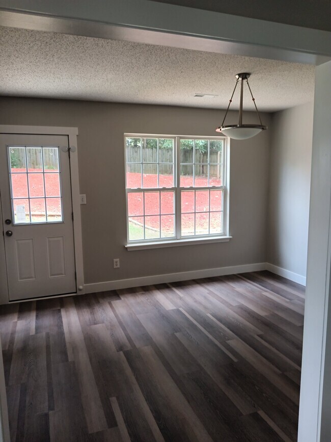 Building Photo - 12150 Brownestone View Dr