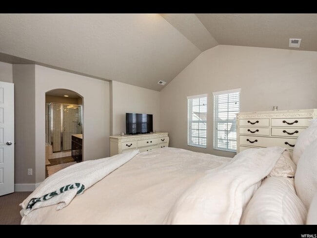 Building Photo - Great Daybreak Home Available!