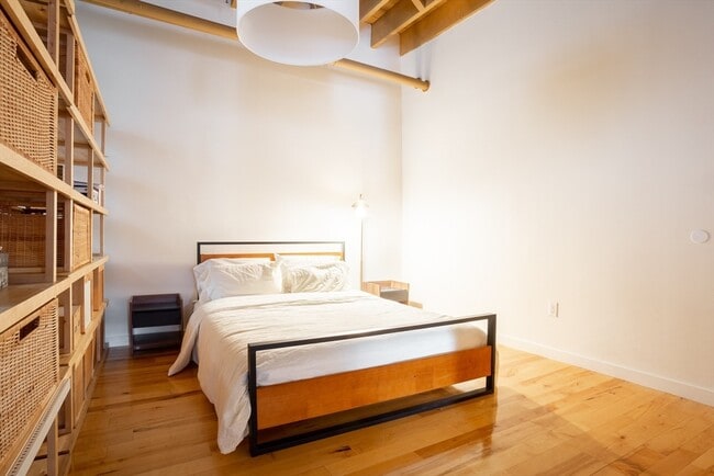 Building Photo - 111 Beach St