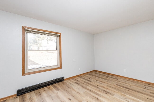 Building Photo - 603 Bakertown Dr