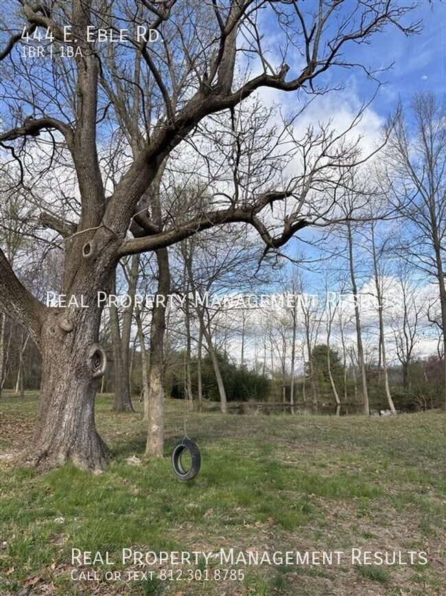 Building Photo - 444 E Eble Rd