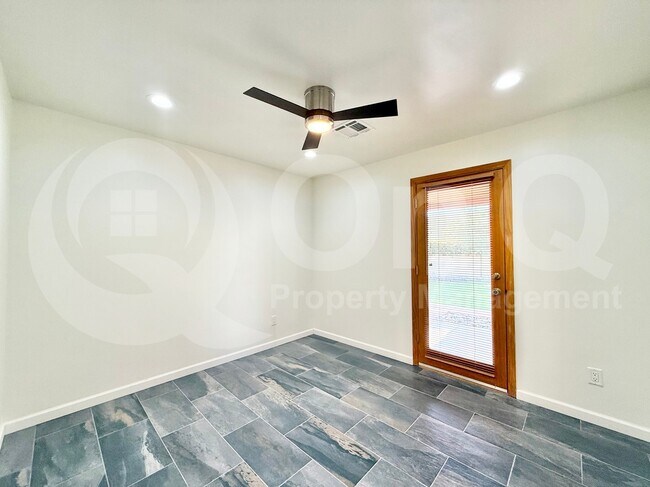 Building Photo - 4405 S Newberry Rd