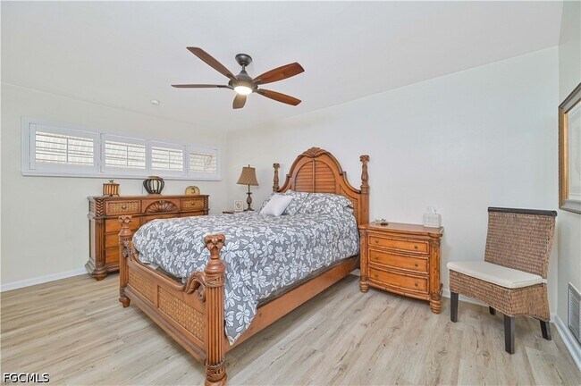 Building Photo - 4520 SE 9th Ave