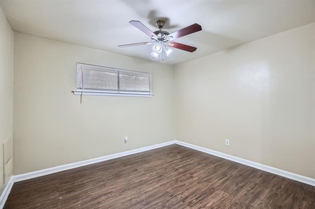 Building Photo - 1724 Midcrest Dr