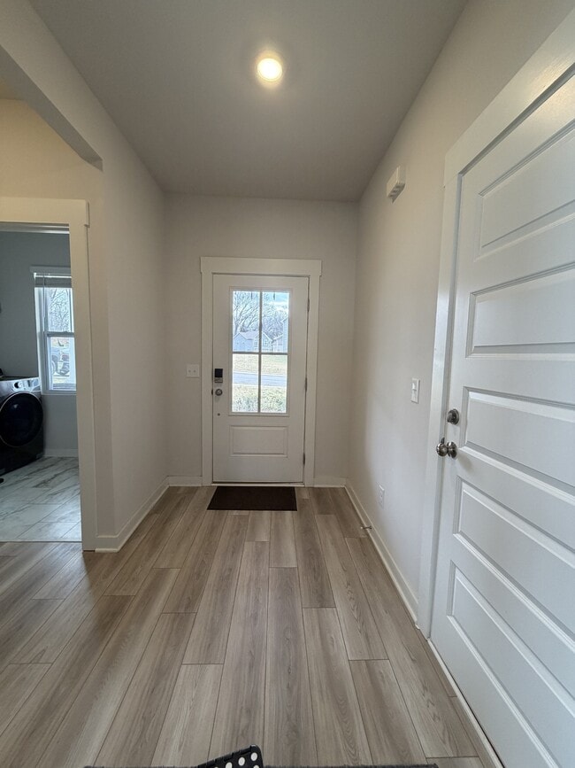 Building Photo - 213 Tartan Dr