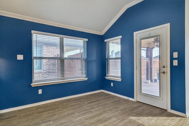 Building Photo - 628 Presidio St