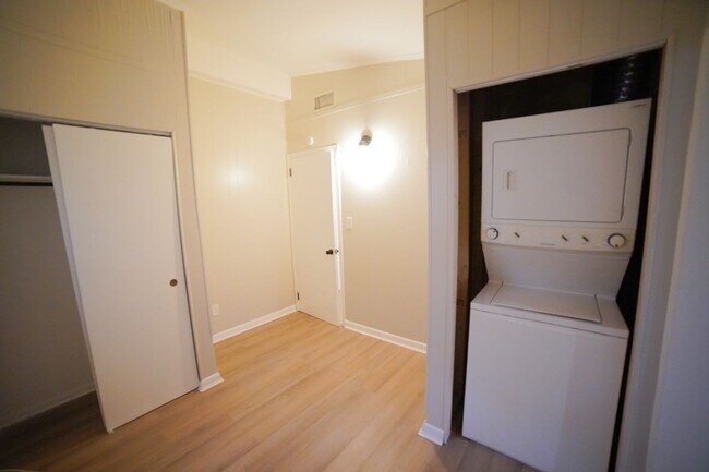 Building Photo - Cozy 3 bedroom 2 bath home